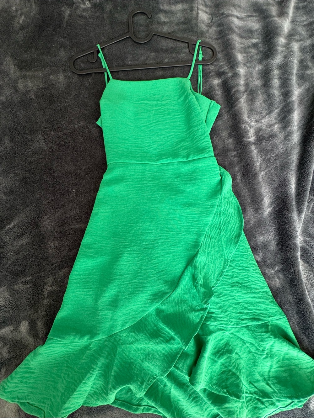 Green Spaghetti-Strap Midi Dress